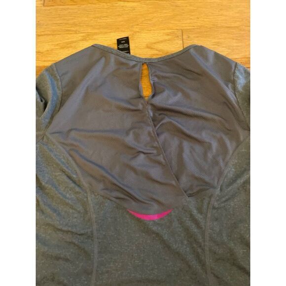 MPG, women's athletic grey, long sleeve fitted, keyhole,mesh back & under arms M - Picture 8 of 10